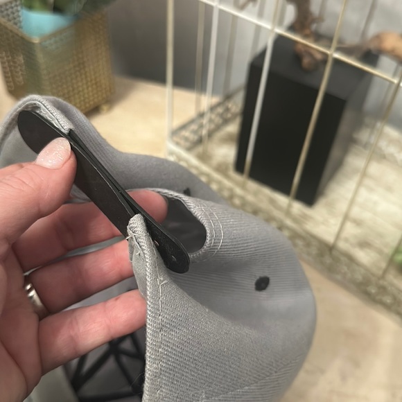 Tilly’s Diamond adjustable hat new without tags - Picture 4 of 6